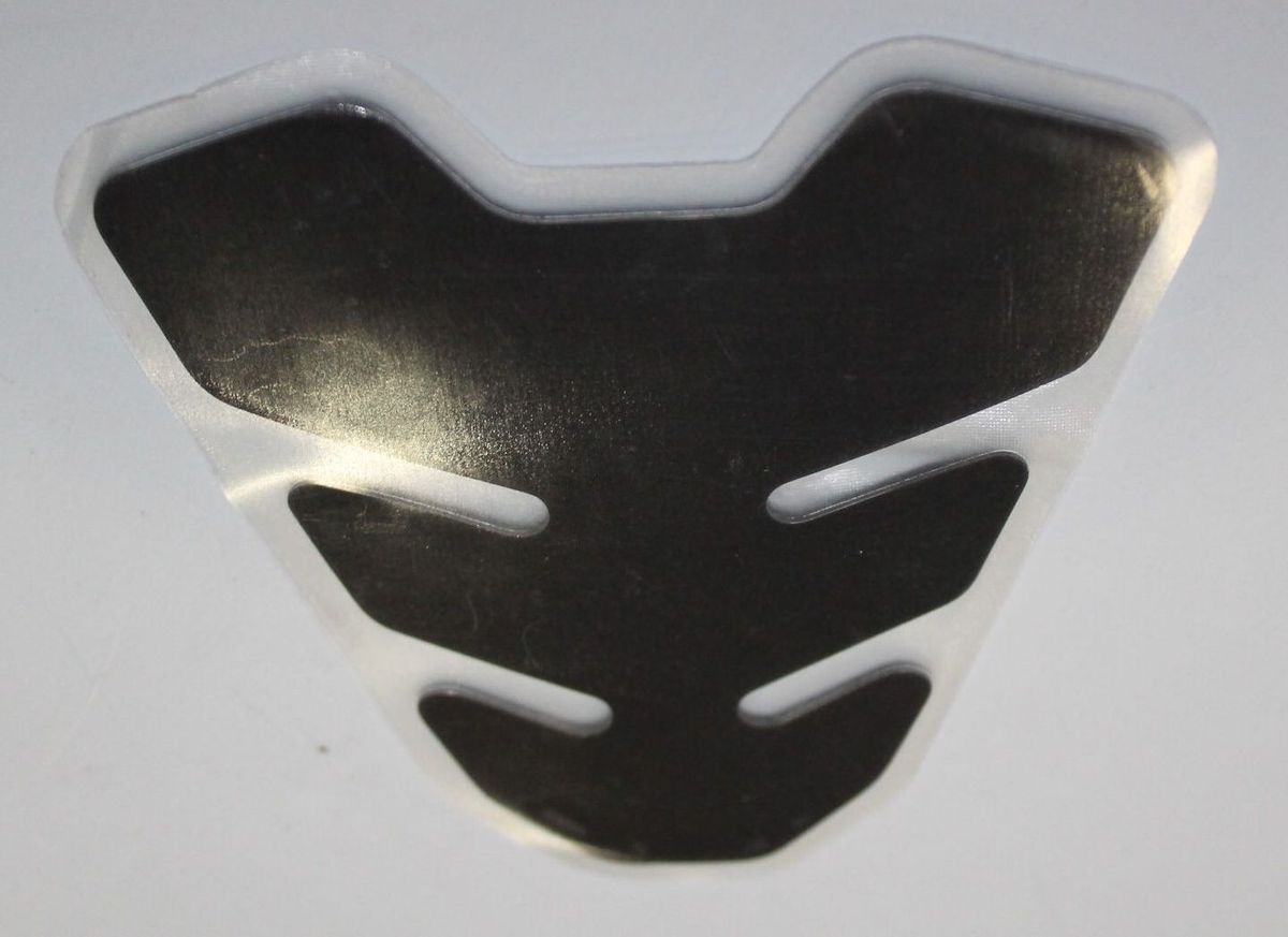 Наклейка на топливный бак, центральная PLATINUM SILVER DH010403 BAJAJ