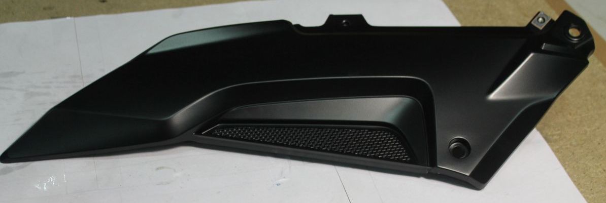 Пластик боковой, левый SATIN BLACK K11 56JF124X BAJAJ