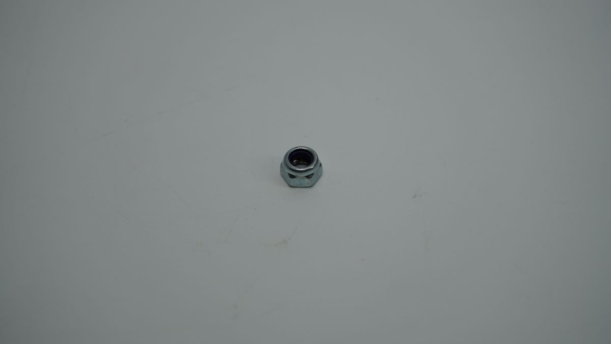 Гайка M5 X 0.8 39032615 BAJAJ
