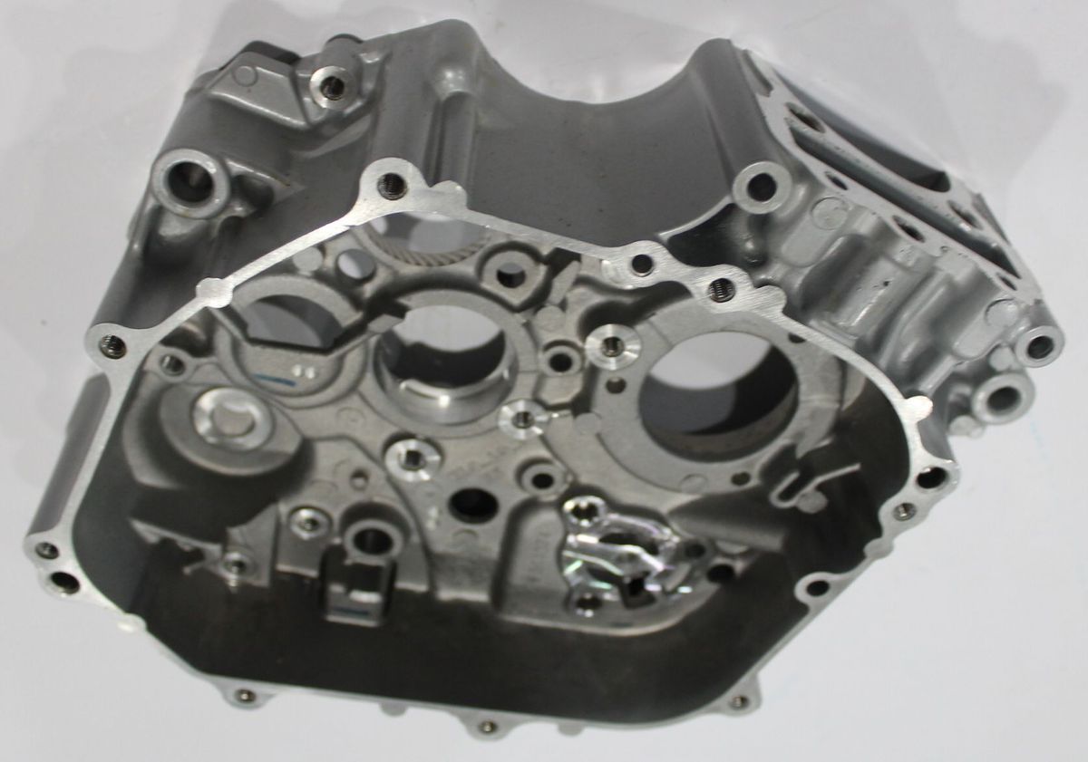 Картер двигателя правый PF541074 BAJAJ