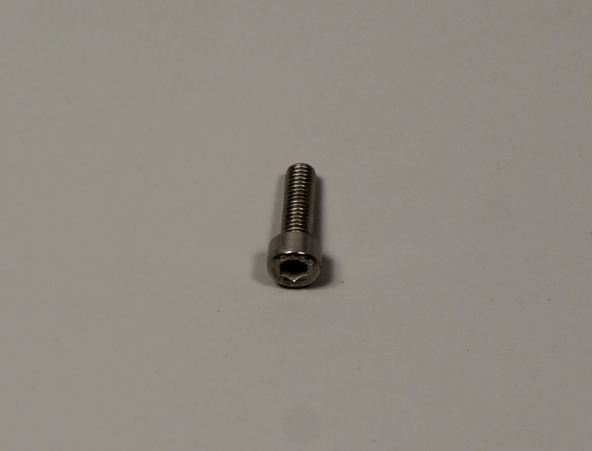 Болт крышки бензобака M5х0.8 KACD0516 BAJAJ